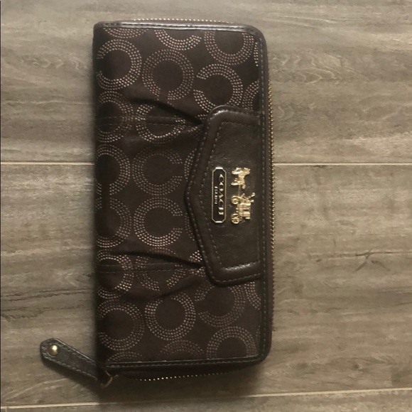 Authentic Coach wallet - Picture 1 of 3